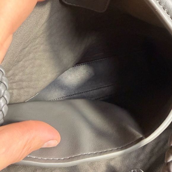 Elegant Gray Tote Bag - Picture 8 of 10